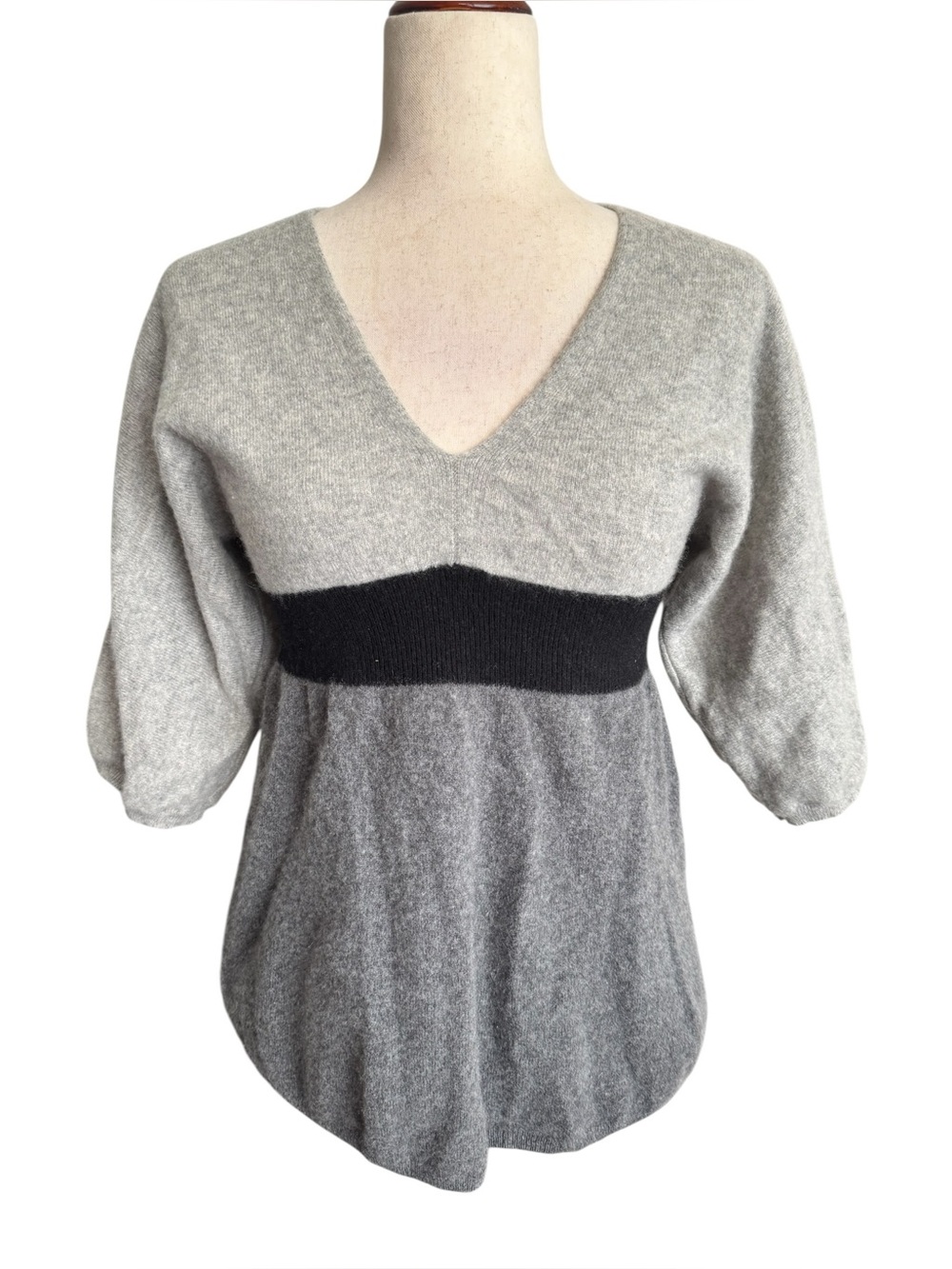 Only Mine Cashmere V-Neck Sweater in Light Gray, Dark Gray & Black